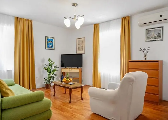 With Parking Space Bol, Brac - 20004